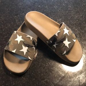 Valentino pool slides